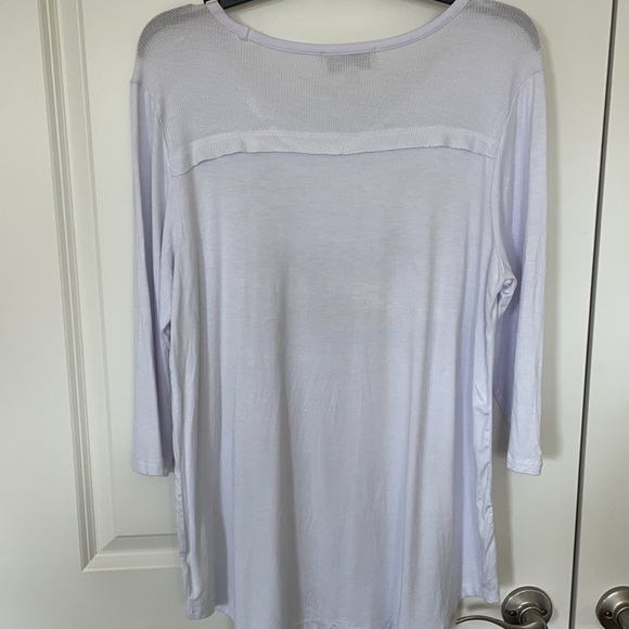 NWT Magical Season Christmas Tee 🌴🎁 - Picture 4 of 5